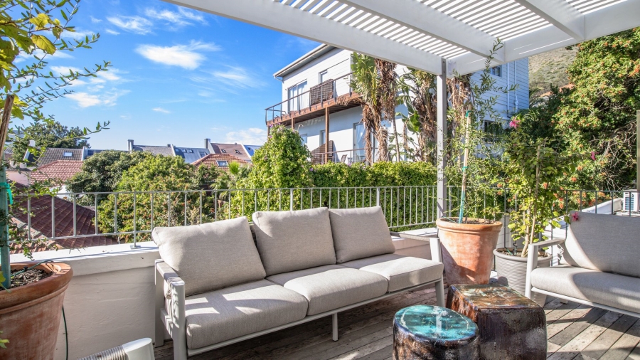 To Let 5 Bedroom Property for Rent in Three Anchor Bay Western Cape